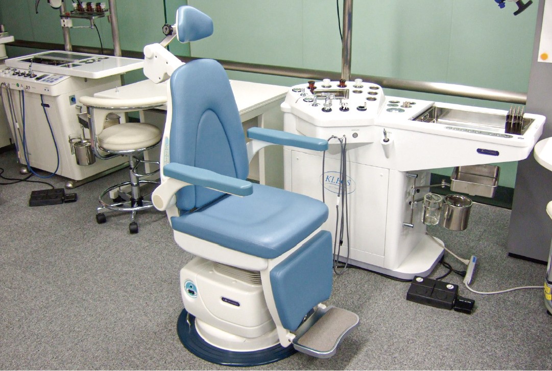 コロナ禍での環境変化に対応し安全性を向上させた『耳鼻咽喉科用治療椅子』